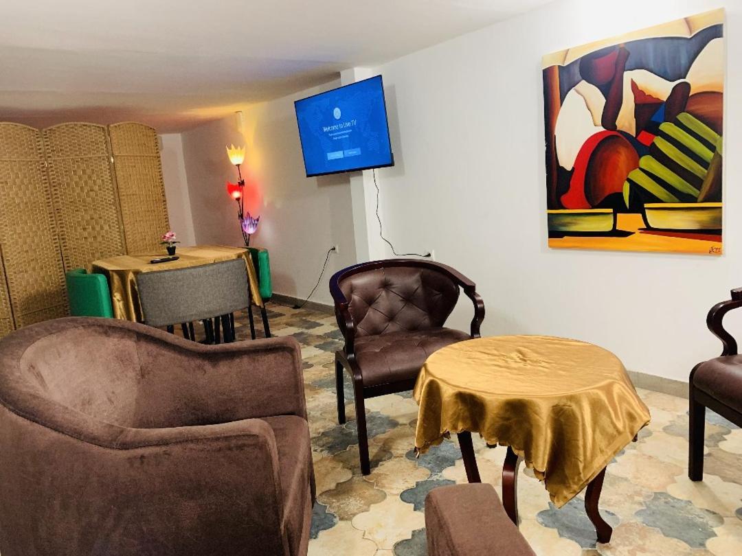 Namaste Hotel & Restaurant Libreville Exteriör bild